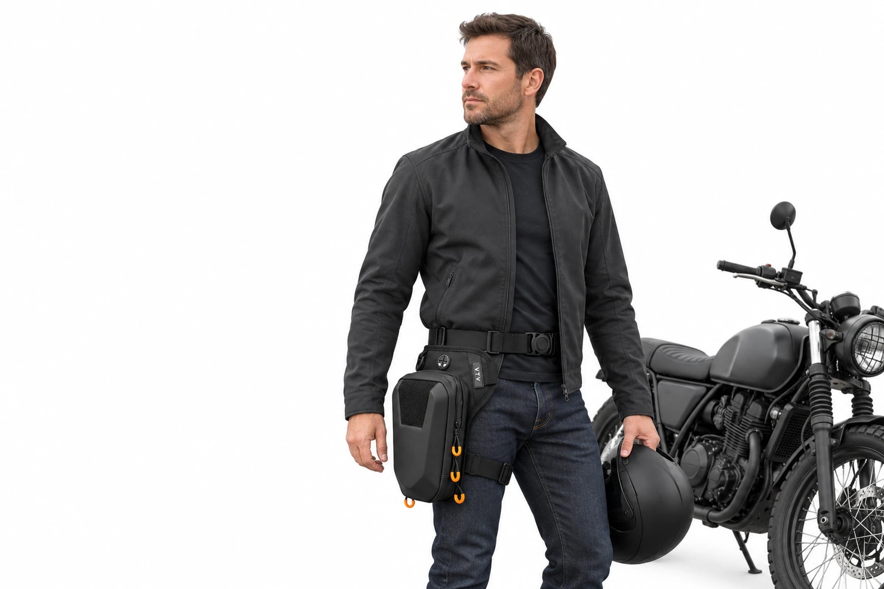 Persona junto a una motocicleta con el X1 puesto
